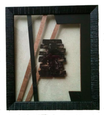 Encadrement d‘une reproduction de l‘Eau-Forte XIII de P. SOULAGES. Découpe du sujet, entre deux-verres, passe-partout interrompu, filet sous le passe-partout, rajout de bande de papier au couleur du sujet.